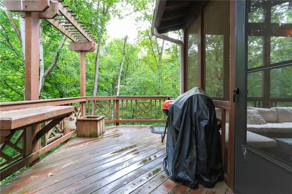 80 Tamarisk Drive, Atlanta, Georgia 30342, 6 Bedrooms Bedrooms, ,3 BathroomsBathrooms,Residential,Sold,80 Tamarisk Drive,6724728