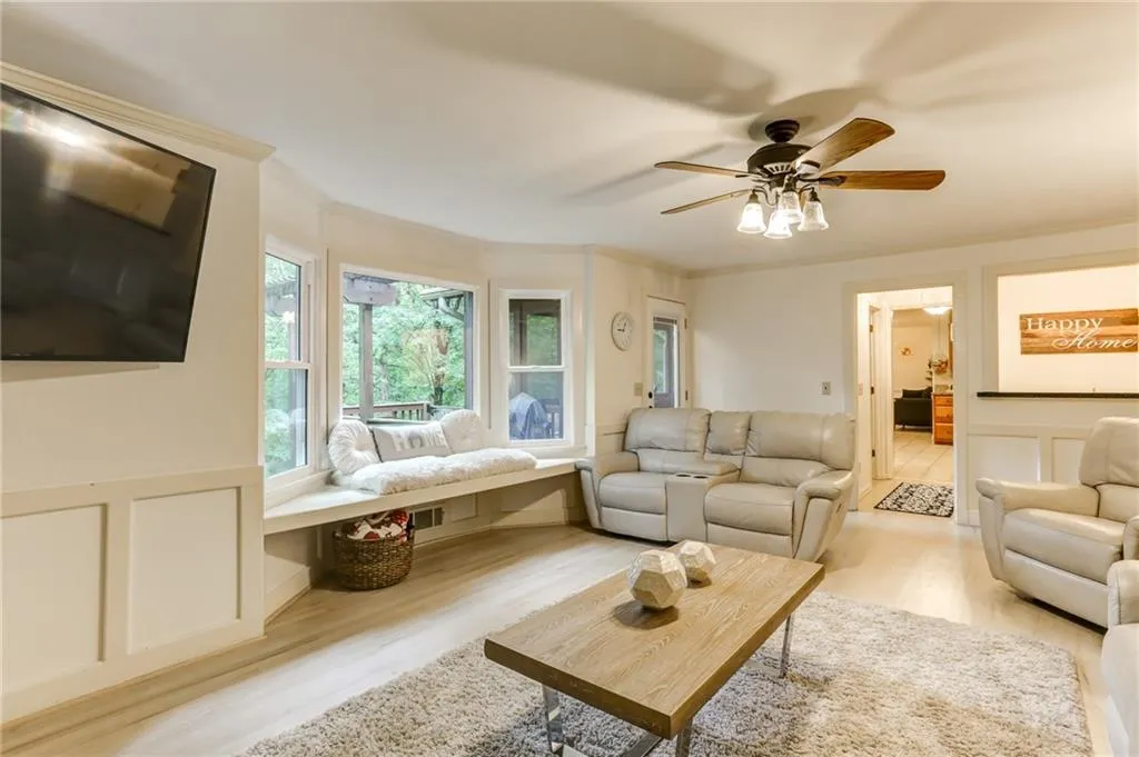 80 Tamarisk Drive, Atlanta, Georgia 30342, 6 Bedrooms Bedrooms, ,3 BathroomsBathrooms,Residential,Sold,80 Tamarisk Drive,6724728