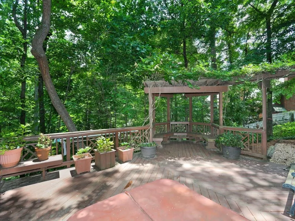 80 Tamarisk Drive, Atlanta, Georgia 30342, 6 Bedrooms Bedrooms, ,3 BathroomsBathrooms,Residential,Sold,80 Tamarisk Drive,6724728