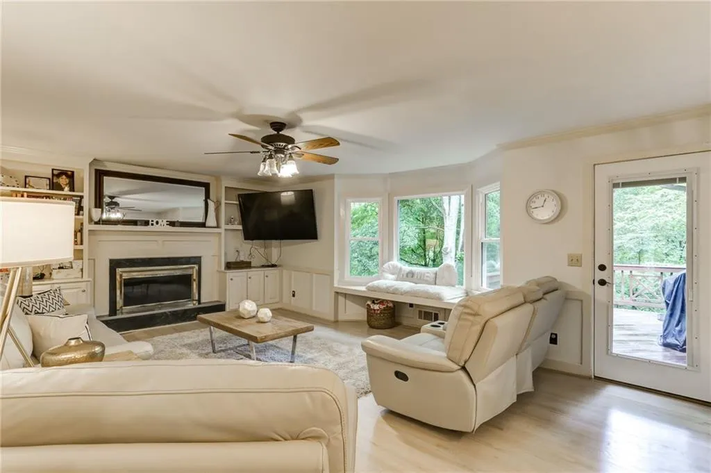 80 Tamarisk Drive, Atlanta, Georgia 30342, 6 Bedrooms Bedrooms, ,3 BathroomsBathrooms,Residential,Sold,80 Tamarisk Drive,6724728