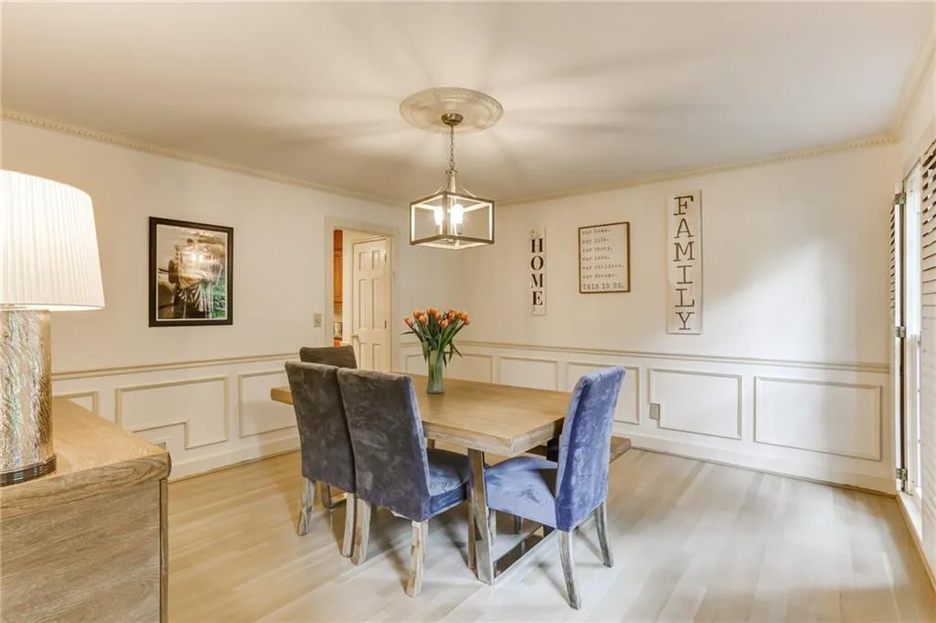 80 Tamarisk Drive, Atlanta, Georgia 30342, 6 Bedrooms Bedrooms, ,3 BathroomsBathrooms,Residential,Sold,80 Tamarisk Drive,6724728