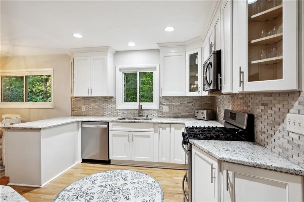 570 Elden Drive, Atlanta, Georgia 30342, 4 Bedrooms Bedrooms, ,3 BathroomsBathrooms,Residential,Sold,570 Elden Drive,7171140