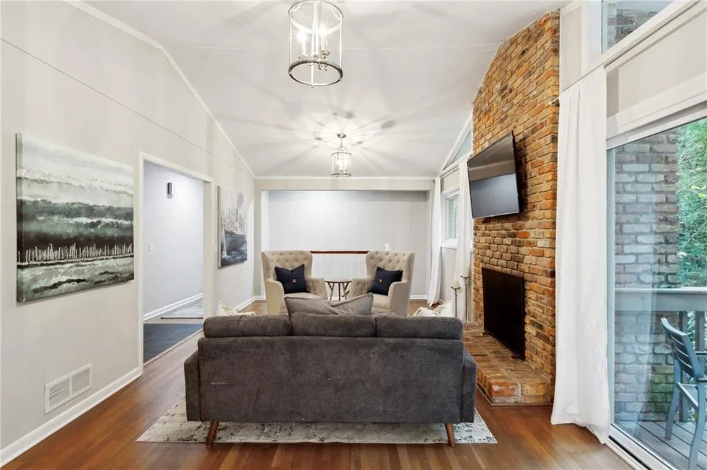 570 Elden Drive, Atlanta, Georgia 30342, 4 Bedrooms Bedrooms, ,3 BathroomsBathrooms,Residential,Sold,570 Elden Drive,7171140