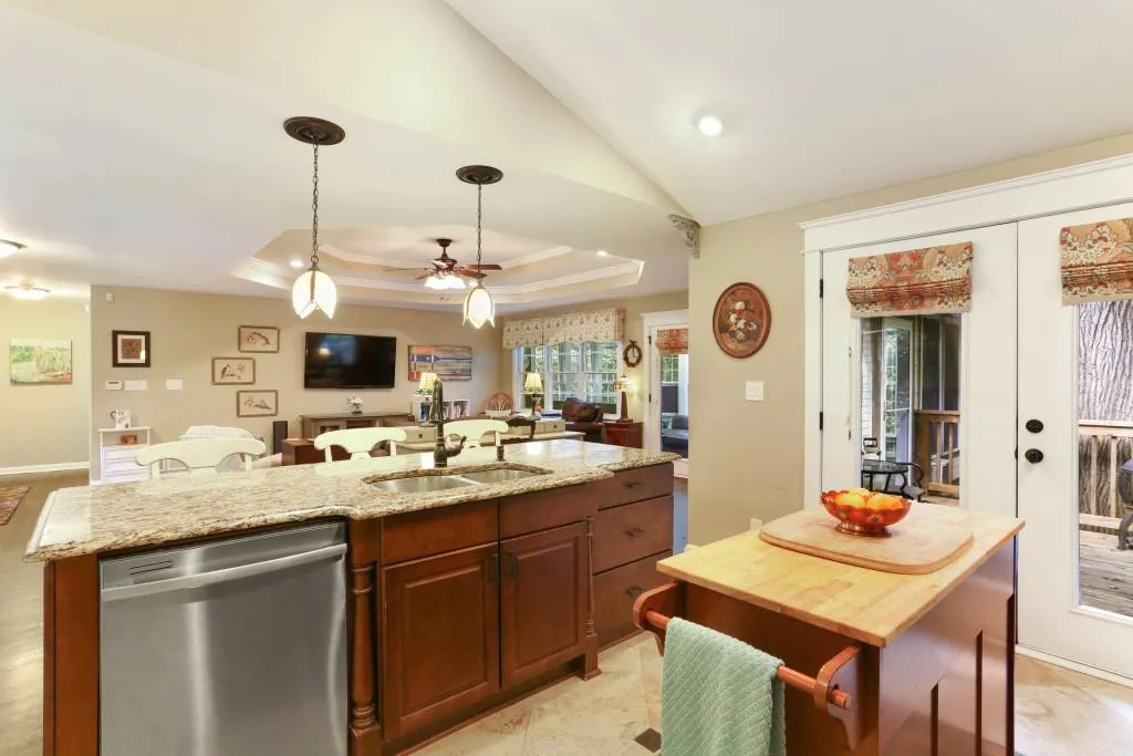 6825 Sunny Brook Lane, Sandy Springs, Georgia 30328, 3 Bedrooms Bedrooms, ,2 BathroomsBathrooms,Residential,Sold,6825 Sunny Brook Lane,5751462