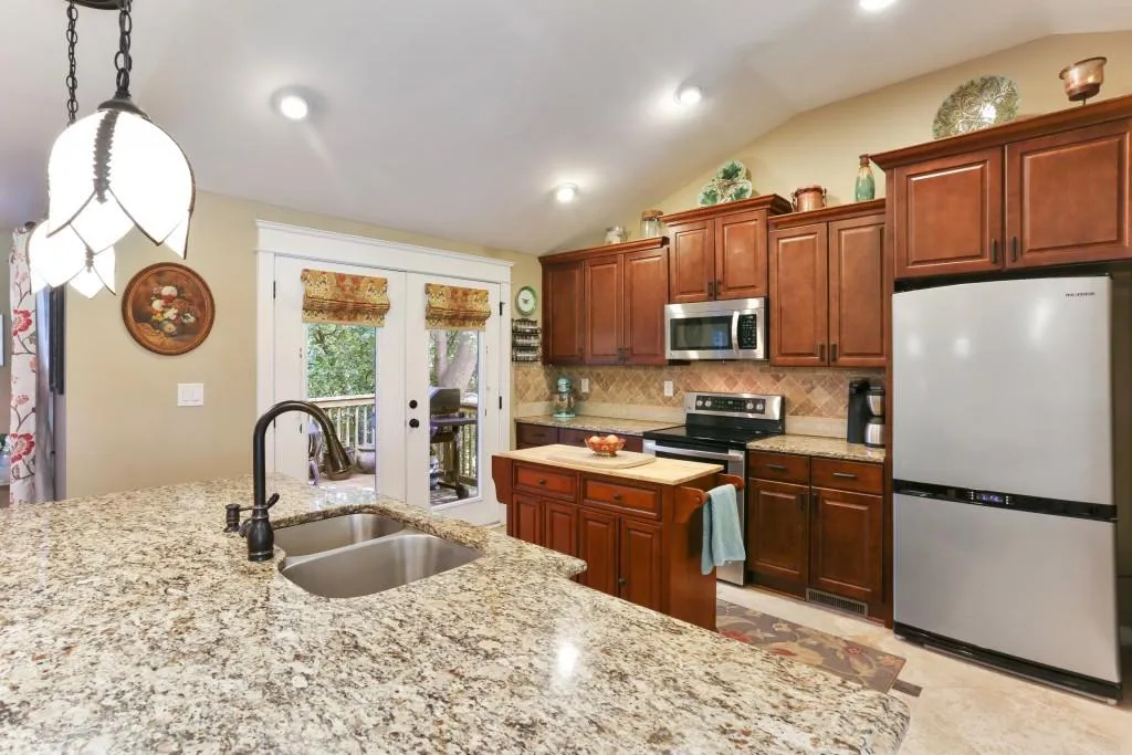 6825 Sunny Brook Lane, Sandy Springs, Georgia 30328, 3 Bedrooms Bedrooms, ,2 BathroomsBathrooms,Residential,Sold,6825 Sunny Brook Lane,5751462