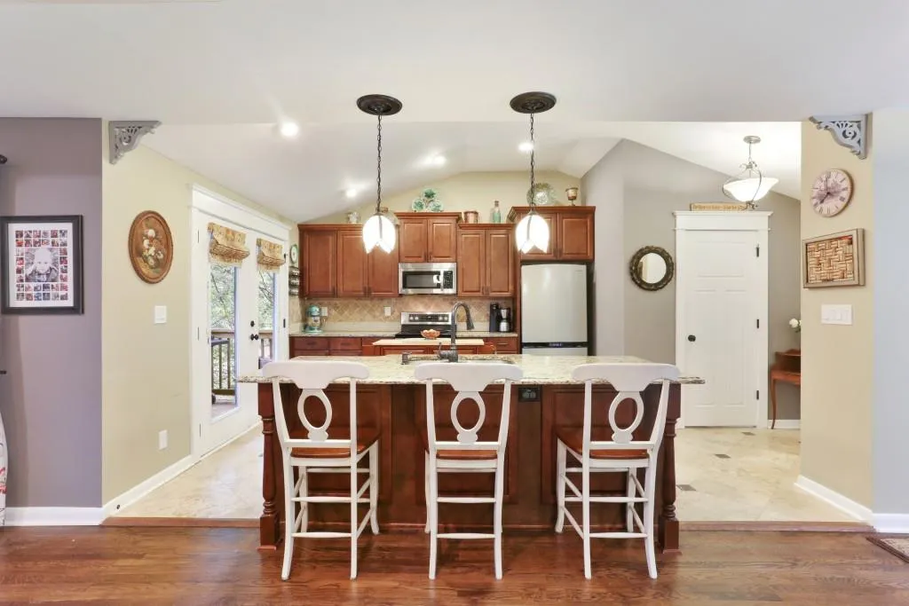 6825 Sunny Brook Lane, Sandy Springs, Georgia 30328, 3 Bedrooms Bedrooms, ,2 BathroomsBathrooms,Residential,Sold,6825 Sunny Brook Lane,5751462