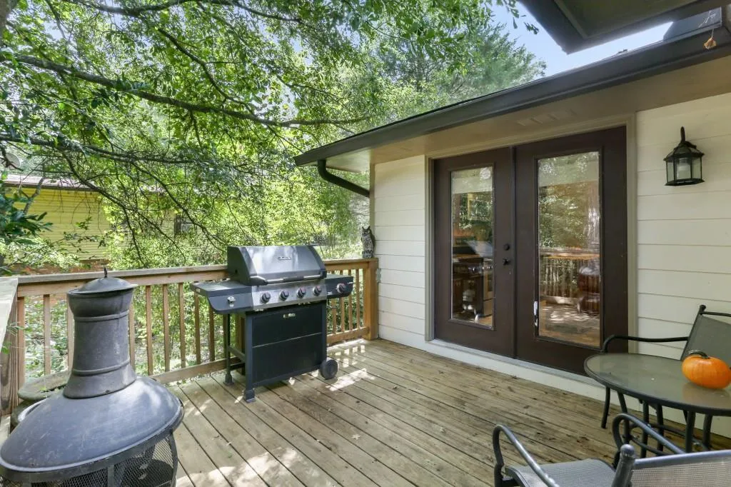 6825 Sunny Brook Lane, Sandy Springs, Georgia 30328, 3 Bedrooms Bedrooms, ,2 BathroomsBathrooms,Residential,Sold,6825 Sunny Brook Lane,5751462