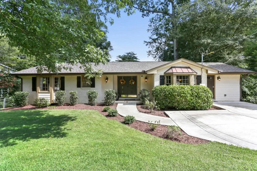 6825 Sunny Brook Lane, Sandy Springs, Georgia 30328, 3 Bedrooms Bedrooms, ,2 BathroomsBathrooms,Residential,Sold,6825 Sunny Brook Lane,5751462