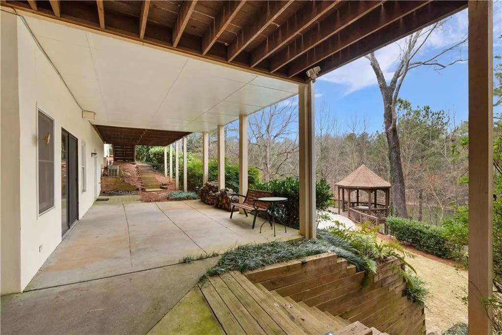 890 S Powers Court Nw, Sandy Springs, Georgia 30327, 5 Bedrooms Bedrooms, ,6 BathroomsBathrooms,Residential,Sold,890 S Powers Court Nw,6727957