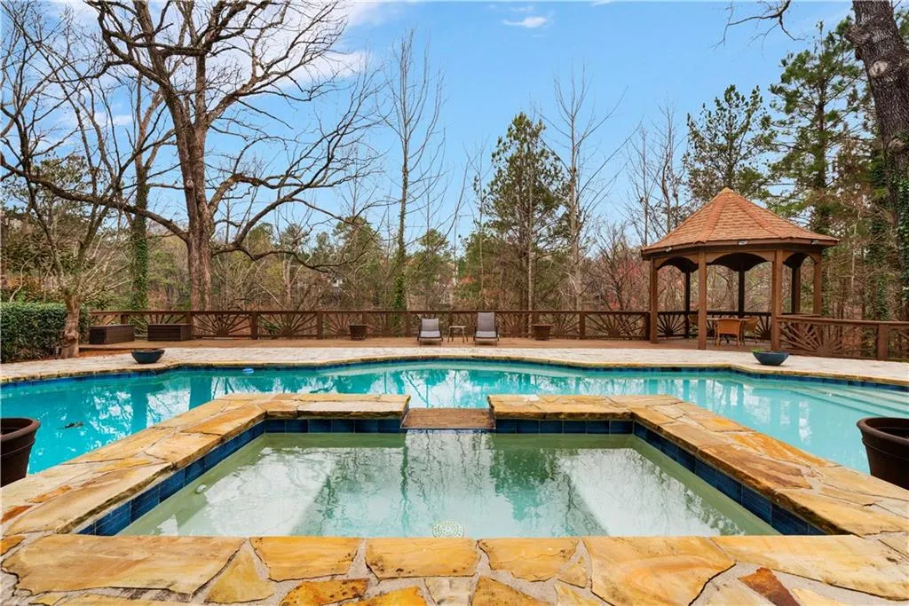 890 S Powers Court Nw, Sandy Springs, Georgia 30327, 5 Bedrooms Bedrooms, ,6 BathroomsBathrooms,Residential,Sold,890 S Powers Court Nw,6727957