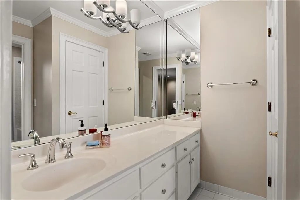 890 S Powers Court Nw, Sandy Springs, Georgia 30327, 5 Bedrooms Bedrooms, ,6 BathroomsBathrooms,Residential,Sold,890 S Powers Court Nw,6727957