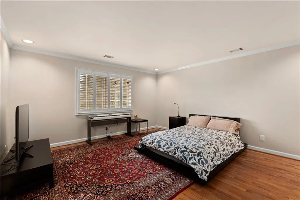 890 S Powers Court Nw, Sandy Springs, Georgia 30327, 5 Bedrooms Bedrooms, ,6 BathroomsBathrooms,Residential,Sold,890 S Powers Court Nw,6727957