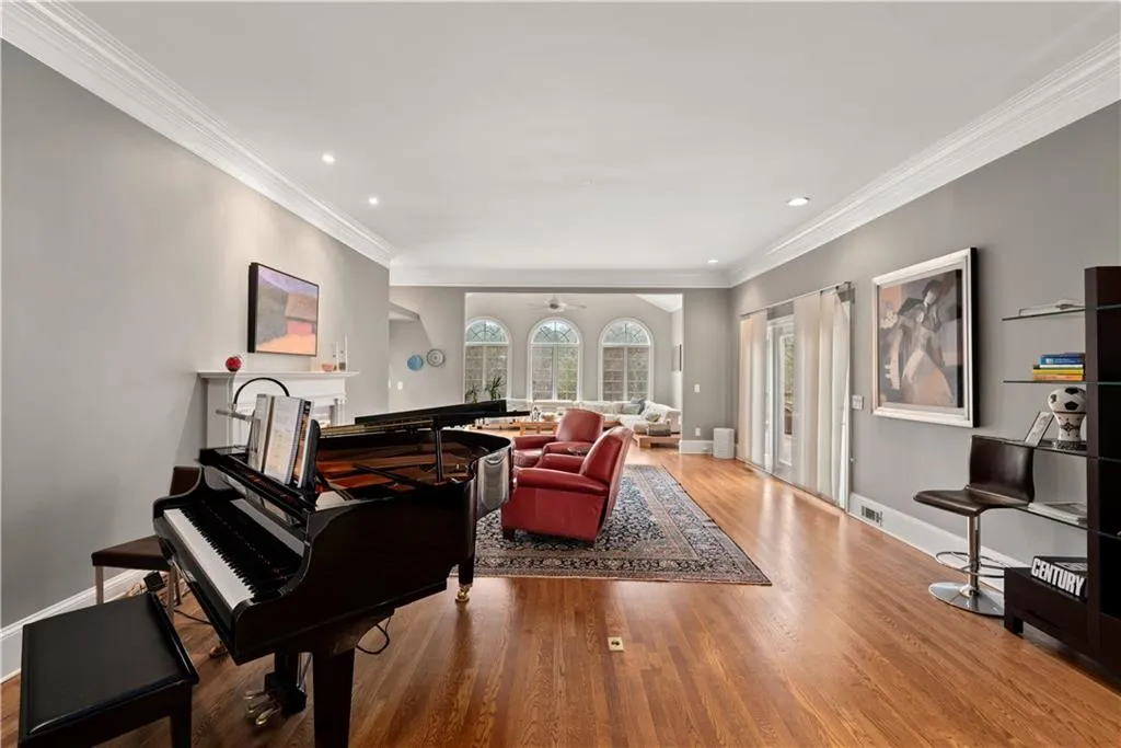 890 S Powers Court Nw, Sandy Springs, Georgia 30327, 5 Bedrooms Bedrooms, ,6 BathroomsBathrooms,Residential,Sold,890 S Powers Court Nw,6727957