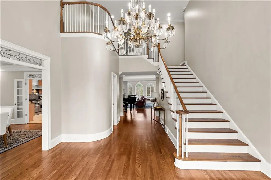 890 S Powers Court Nw, Sandy Springs, Georgia 30327, 5 Bedrooms Bedrooms, ,6 BathroomsBathrooms,Residential,Sold,890 S Powers Court Nw,6727957