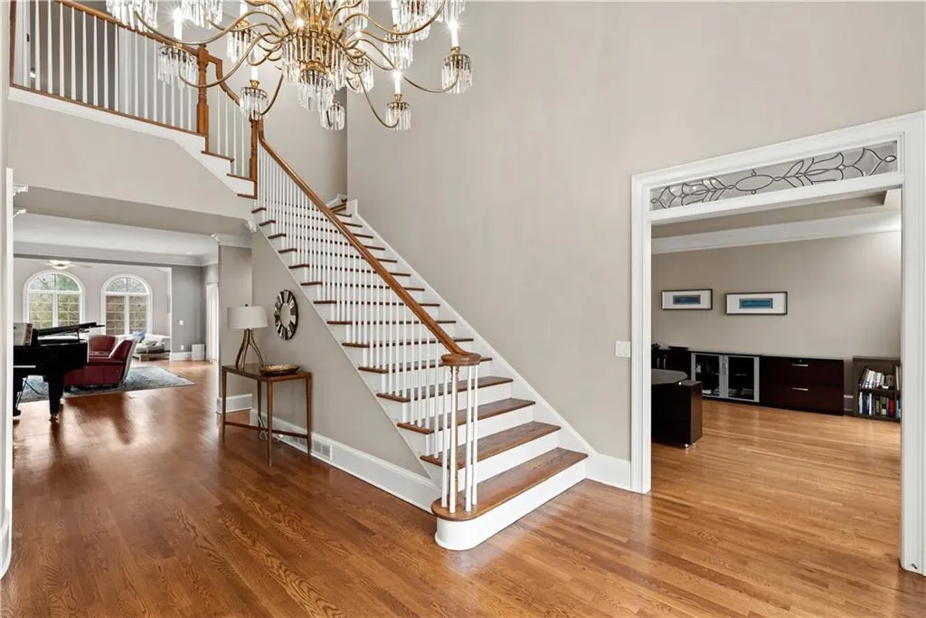 890 S Powers Court Nw, Sandy Springs, Georgia 30327, 5 Bedrooms Bedrooms, ,6 BathroomsBathrooms,Residential,Sold,890 S Powers Court Nw,6727957