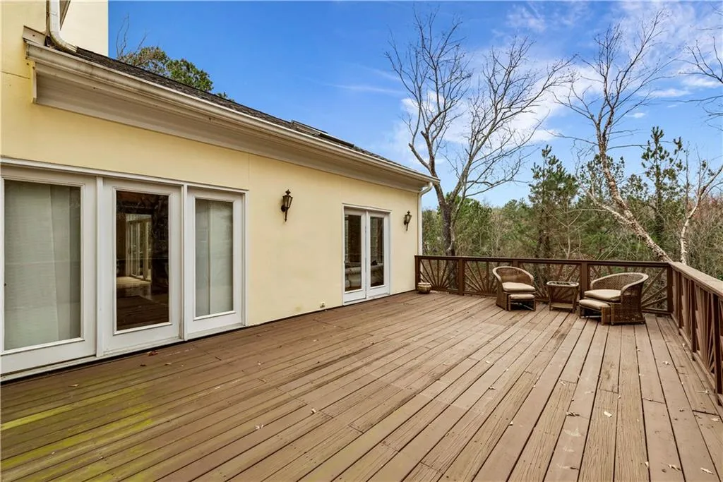 890 S Powers Court Nw, Sandy Springs, Georgia 30327, 5 Bedrooms Bedrooms, ,6 BathroomsBathrooms,Residential,Sold,890 S Powers Court Nw,6727957