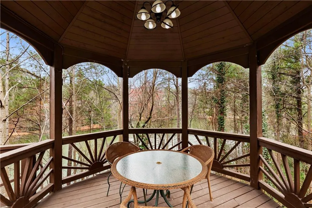 890 S Powers Court Nw, Sandy Springs, Georgia 30327, 5 Bedrooms Bedrooms, ,6 BathroomsBathrooms,Residential,Sold,890 S Powers Court Nw,6727957