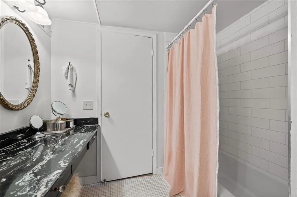 6851 Roswell Road Unit K-18, Sandy Springs, Georgia 30328, 3 Bedrooms Bedrooms, ,2 BathroomsBathrooms,Residential,Sold,6851 Roswell Road Unit K-18,7359315