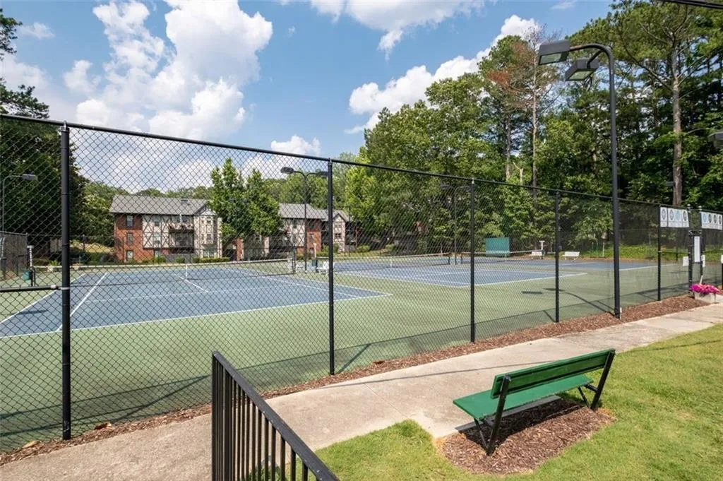 6851 Roswell Road Unit K-18, Sandy Springs, Georgia 30328, 3 Bedrooms Bedrooms, ,2 BathroomsBathrooms,Residential,Sold,6851 Roswell Road Unit K-18,7359315