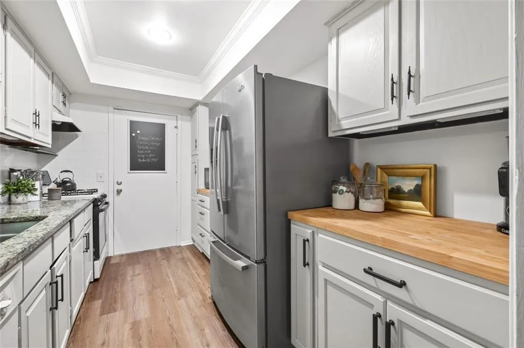 6851 Roswell Road Unit K-18, Sandy Springs, Georgia 30328, 3 Bedrooms Bedrooms, ,2 BathroomsBathrooms,Residential,Sold,6851 Roswell Road Unit K-18,7359315