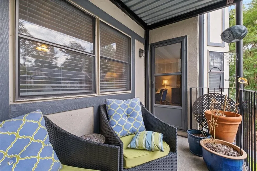 6851 Roswell Road Unit K-18, Sandy Springs, Georgia 30328, 3 Bedrooms Bedrooms, ,2 BathroomsBathrooms,Residential,Sold,6851 Roswell Road Unit K-18,7359315