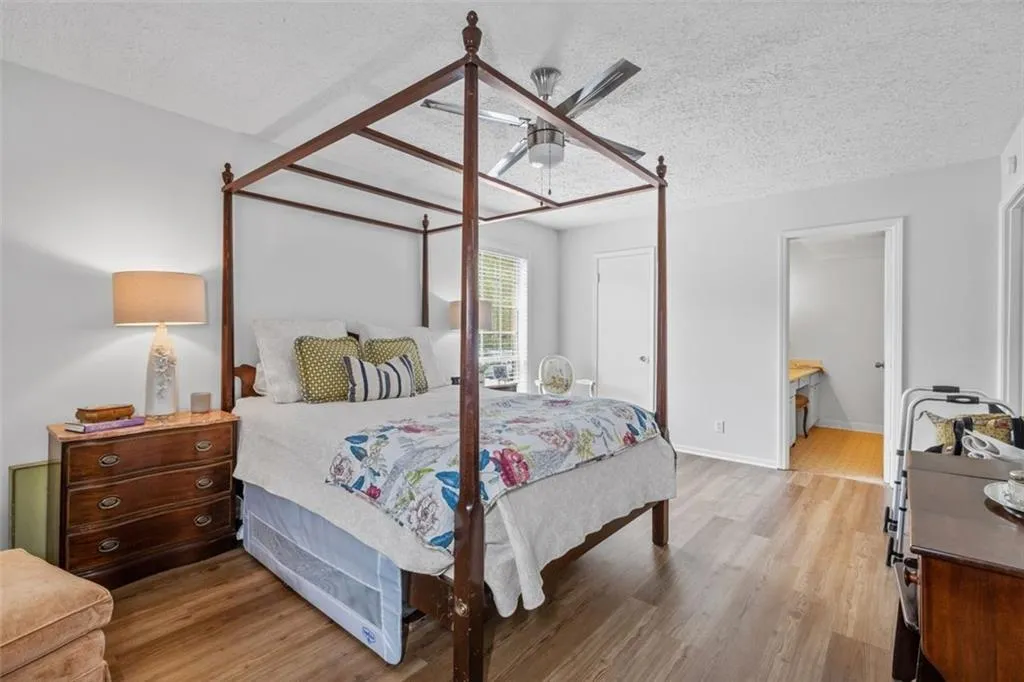 6851 Roswell Road Unit K-18, Sandy Springs, Georgia 30328, 3 Bedrooms Bedrooms, ,2 BathroomsBathrooms,Residential,Sold,6851 Roswell Road Unit K-18,7359315