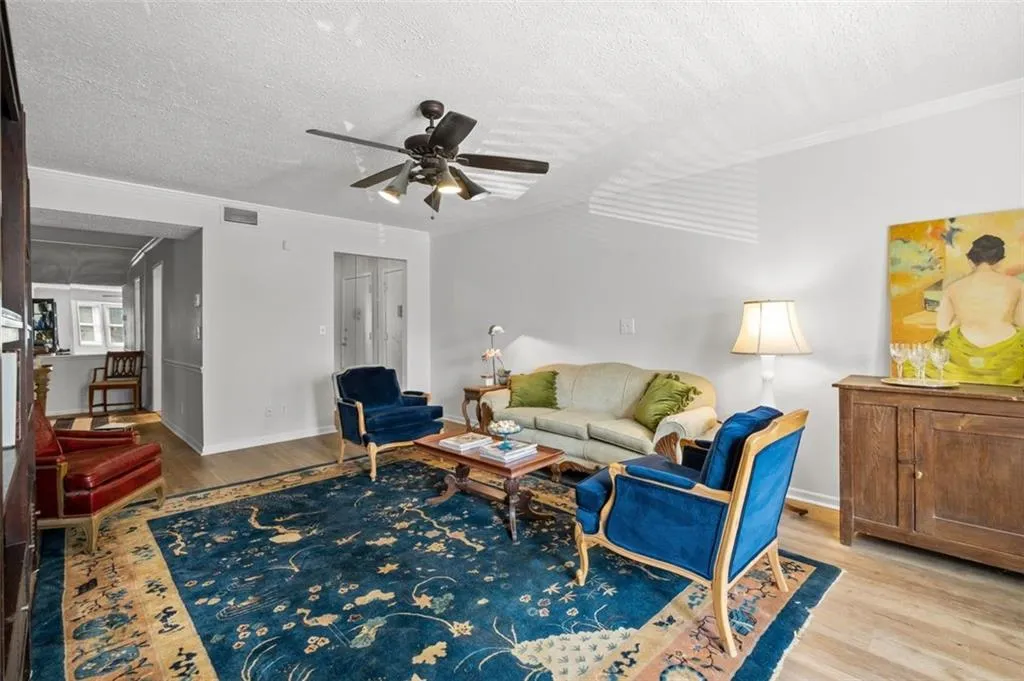 6851 Roswell Road Unit K-18, Sandy Springs, Georgia 30328, 3 Bedrooms Bedrooms, ,2 BathroomsBathrooms,Residential,Sold,6851 Roswell Road Unit K-18,7359315