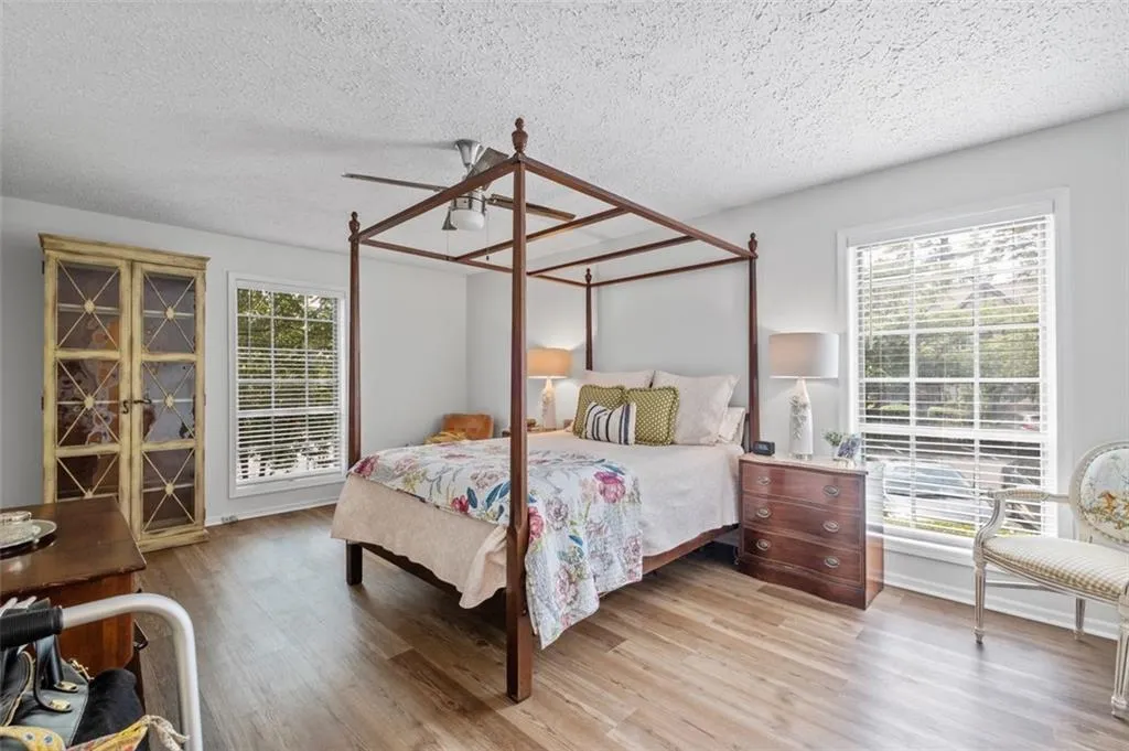 6851 Roswell Road Unit K-18, Sandy Springs, Georgia 30328, 3 Bedrooms Bedrooms, ,2 BathroomsBathrooms,Residential,Sold,6851 Roswell Road Unit K-18,7359315