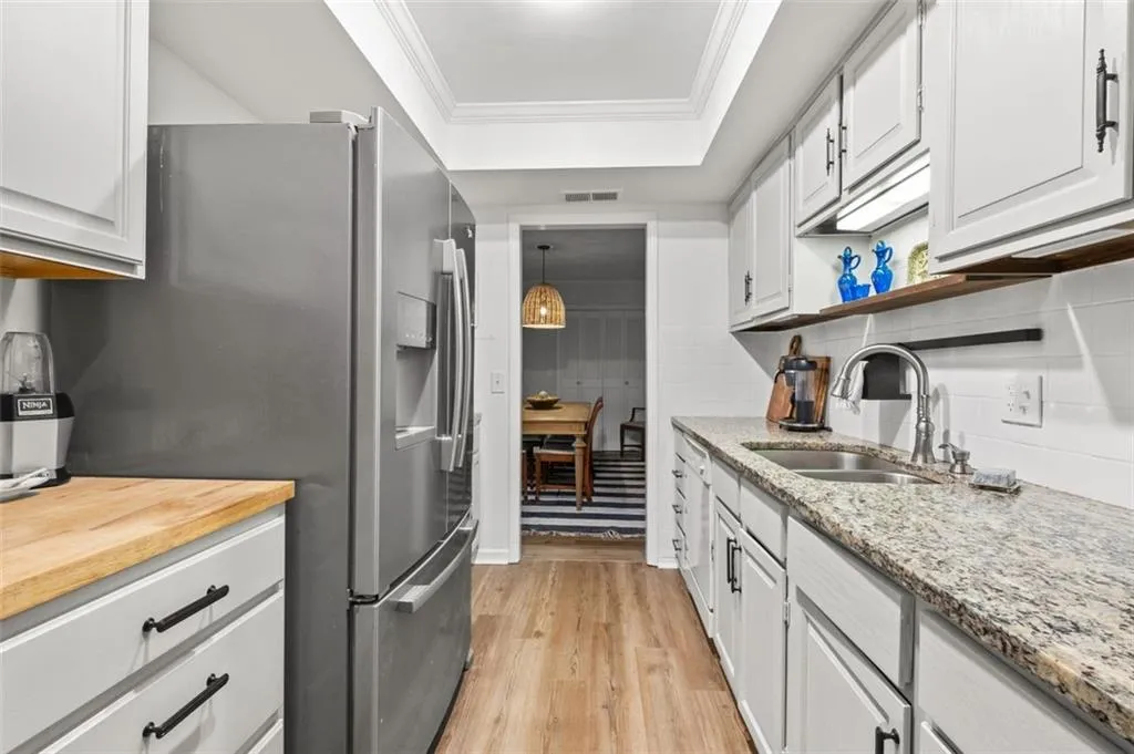6851 Roswell Road Unit K-18, Sandy Springs, Georgia 30328, 3 Bedrooms Bedrooms, ,2 BathroomsBathrooms,Residential,Sold,6851 Roswell Road Unit K-18,7359315