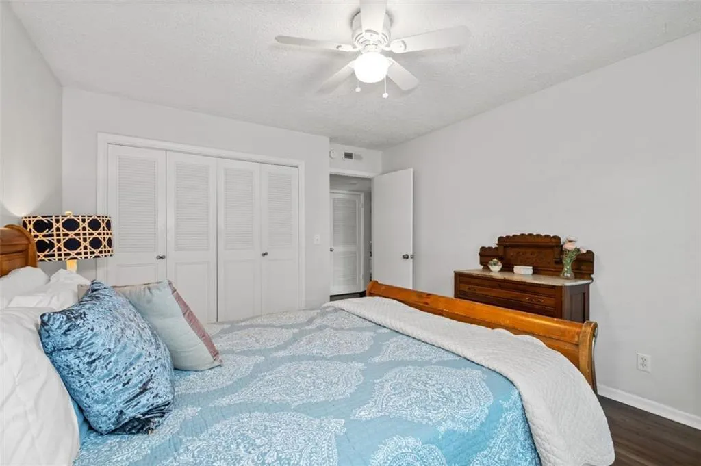 6851 Roswell Road Unit K-18, Sandy Springs, Georgia 30328, 3 Bedrooms Bedrooms, ,2 BathroomsBathrooms,Residential,Sold,6851 Roswell Road Unit K-18,7359315