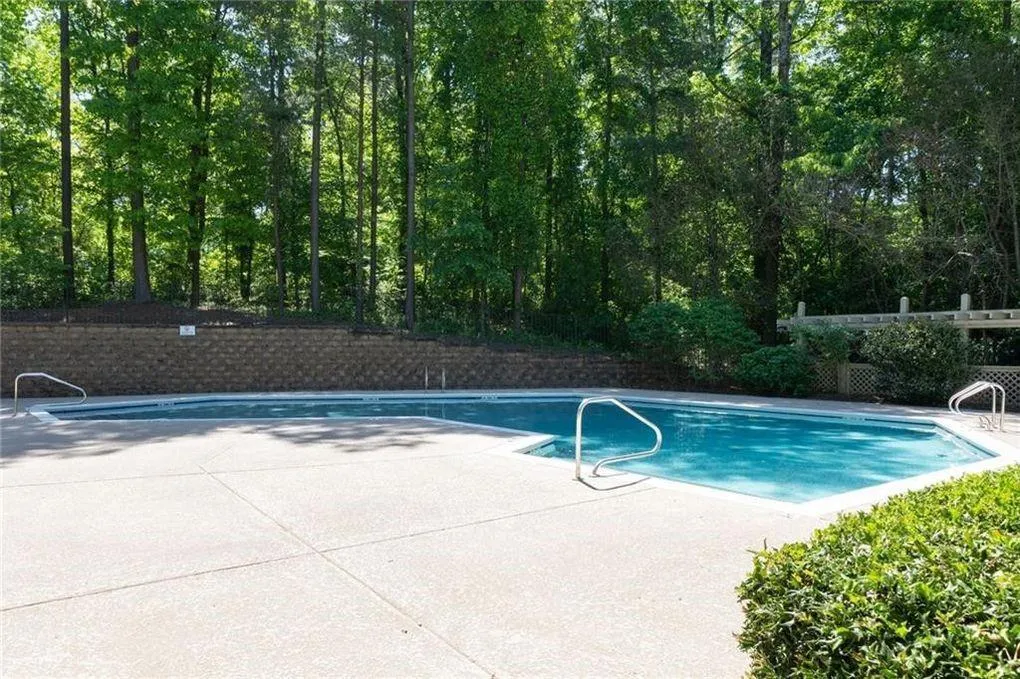 202 Woodcliff Drive, Sandy Springs, Georgia 30350, 2 Bedrooms Bedrooms, ,2 BathroomsBathrooms,Residential,Sold,202 Woodcliff Drive,6742616