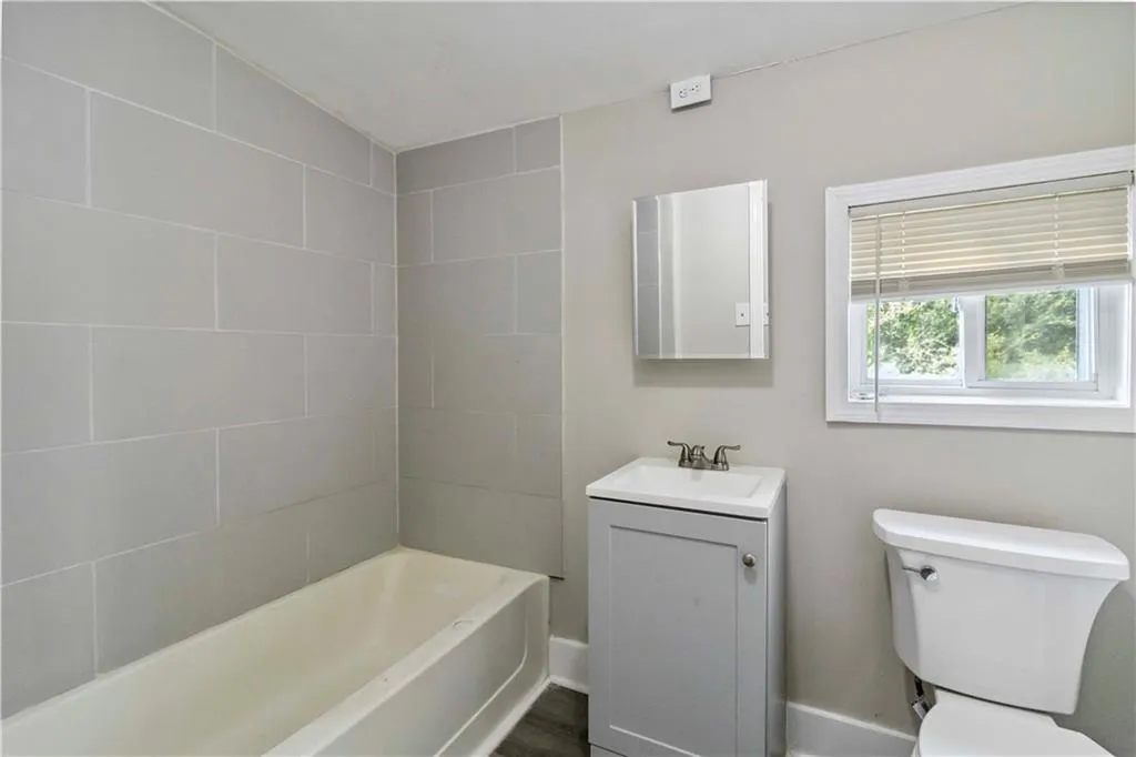 971 Sims Avenue Nw, Atlanta, Georgia 30318, 3 Bedrooms Bedrooms, ,2 BathroomsBathrooms,Residential,For Sale,971 Sims Avenue Nw,7606255
