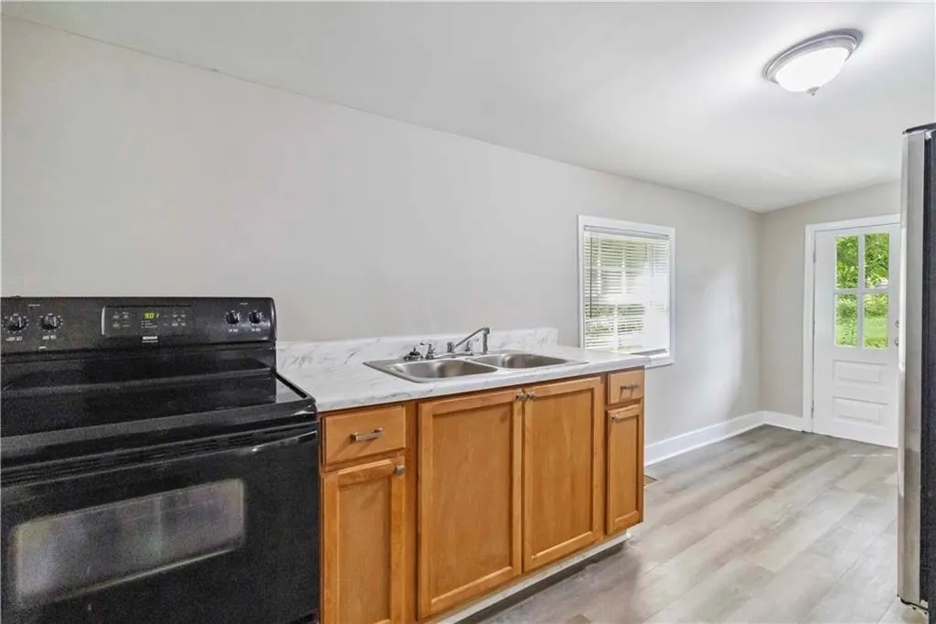 971 Sims Avenue Nw, Atlanta, Georgia 30318, 3 Bedrooms Bedrooms, ,2 BathroomsBathrooms,Residential,For Sale,971 Sims Avenue Nw,7606255