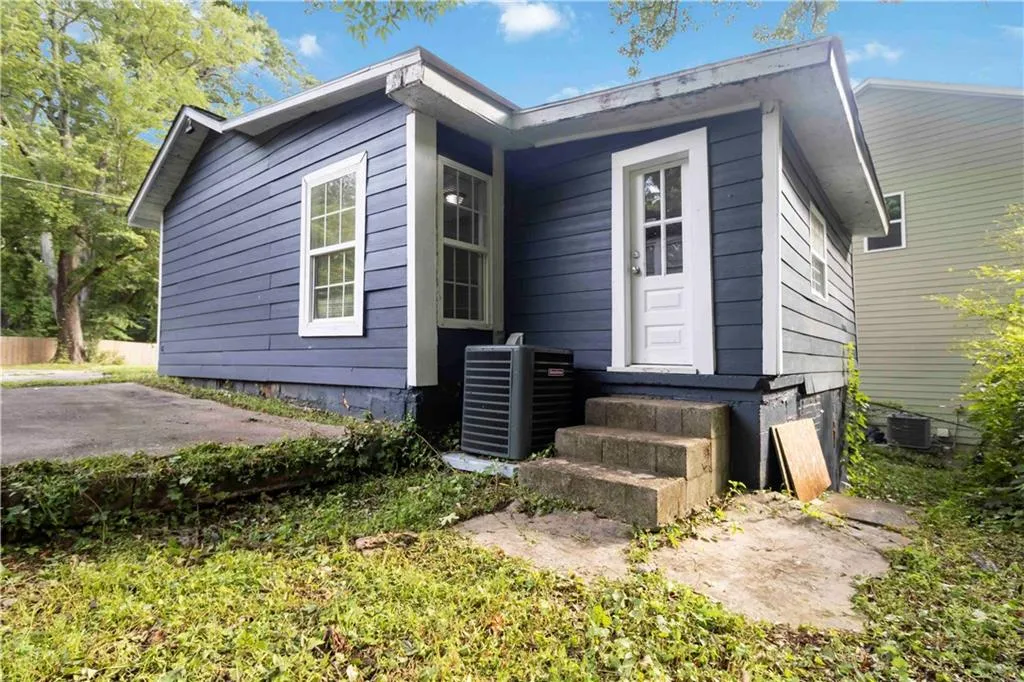 971 Sims Avenue Nw, Atlanta, Georgia 30318, 3 Bedrooms Bedrooms, ,2 BathroomsBathrooms,Residential,For Sale,971 Sims Avenue Nw,7606255
