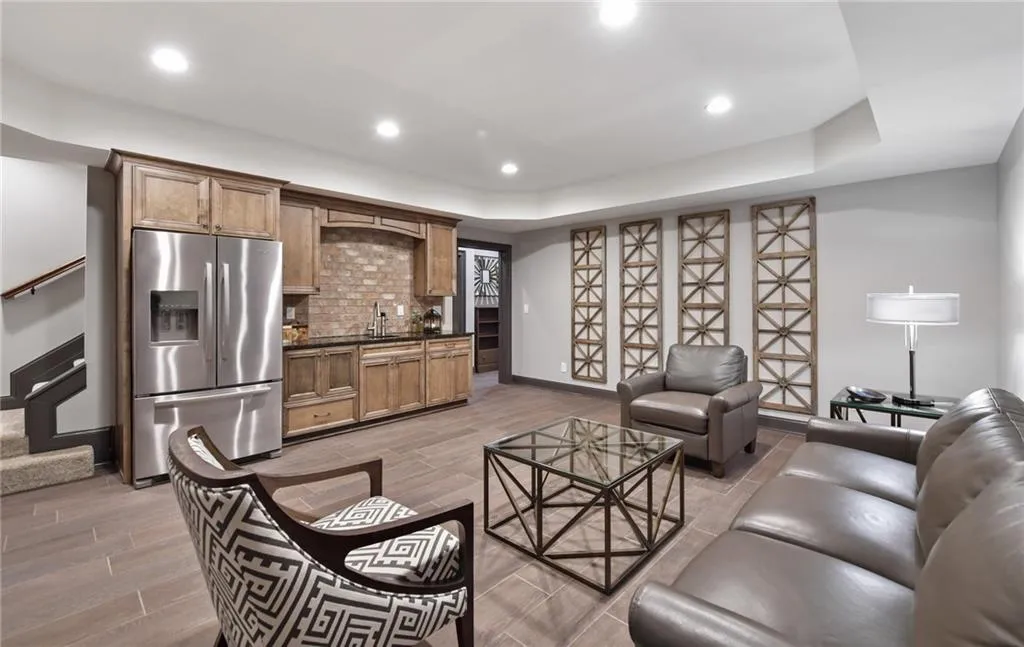 6530 Bridgewood Valley Road, Atlanta, Georgia 30328, 6 Bedrooms Bedrooms, ,5 BathroomsBathrooms,Residential,Sold,6530 Bridgewood Valley Road,6772767