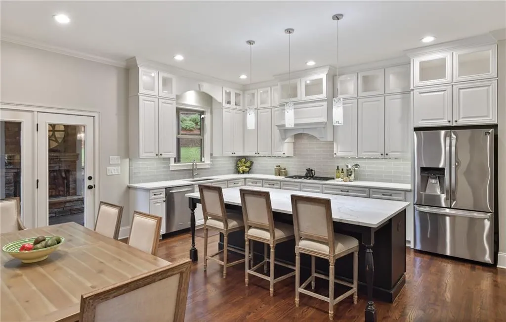 6530 Bridgewood Valley Road, Atlanta, Georgia 30328, 6 Bedrooms Bedrooms, ,5 BathroomsBathrooms,Residential,Sold,6530 Bridgewood Valley Road,6772767