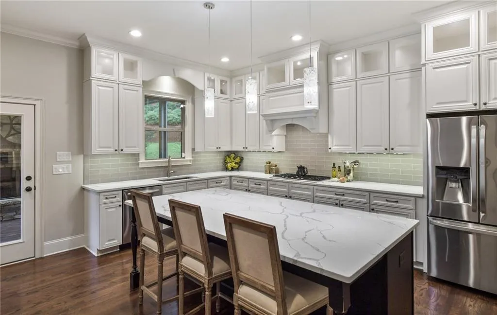 6530 Bridgewood Valley Road, Atlanta, Georgia 30328, 6 Bedrooms Bedrooms, ,5 BathroomsBathrooms,Residential,Sold,6530 Bridgewood Valley Road,6772767