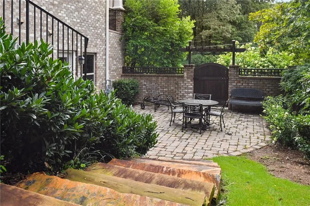 6530 Bridgewood Valley Road, Atlanta, Georgia 30328, 6 Bedrooms Bedrooms, ,5 BathroomsBathrooms,Residential,Sold,6530 Bridgewood Valley Road,6772767