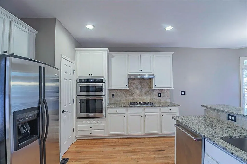 7360 Village Creek Trace, Atlanta, Georgia 30328, 3 Bedrooms Bedrooms, ,2 BathroomsBathrooms,Residential,Sold,7360 Village Creek Trace,6928116