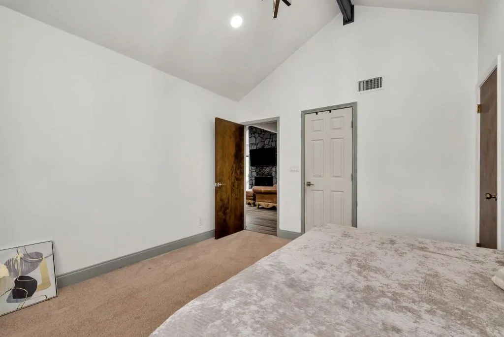 905 Heards Ferry Road, Atlanta, Georgia 30328, 5 Bedrooms Bedrooms, ,3 BathroomsBathrooms,Residential,Sold,905 Heards Ferry Road,7447630