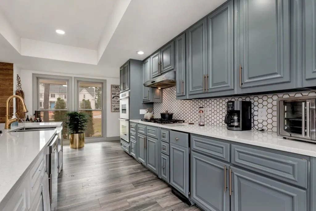 905 Heards Ferry Road, Atlanta, Georgia 30328, 5 Bedrooms Bedrooms, ,3 BathroomsBathrooms,Residential,Sold,905 Heards Ferry Road,7447630