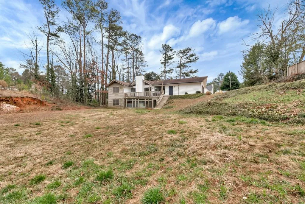 905 Heards Ferry Road, Atlanta, Georgia 30328, 5 Bedrooms Bedrooms, ,3 BathroomsBathrooms,Residential,Sold,905 Heards Ferry Road,7447630