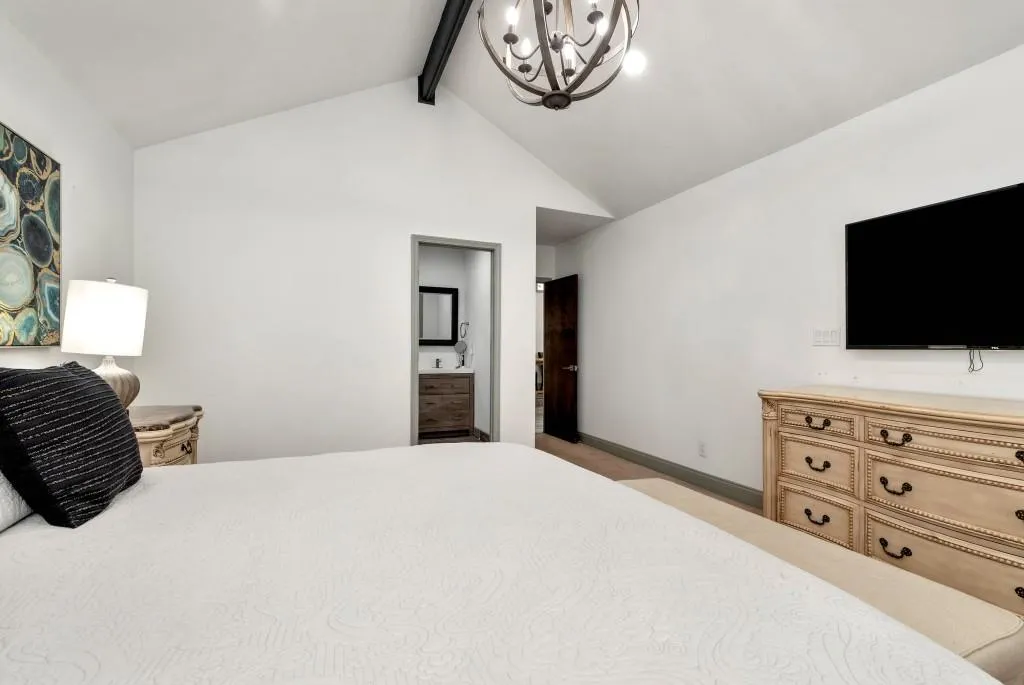 905 Heards Ferry Road, Atlanta, Georgia 30328, 5 Bedrooms Bedrooms, ,3 BathroomsBathrooms,Residential,Sold,905 Heards Ferry Road,7447630