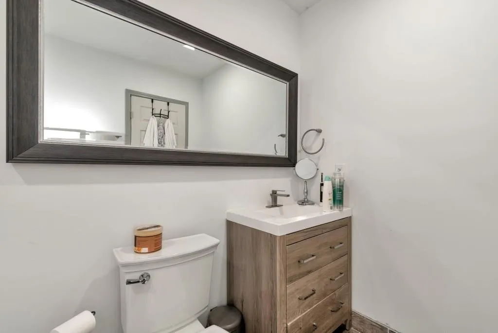 905 Heards Ferry Road, Atlanta, Georgia 30328, 5 Bedrooms Bedrooms, ,3 BathroomsBathrooms,Residential,Sold,905 Heards Ferry Road,7447630