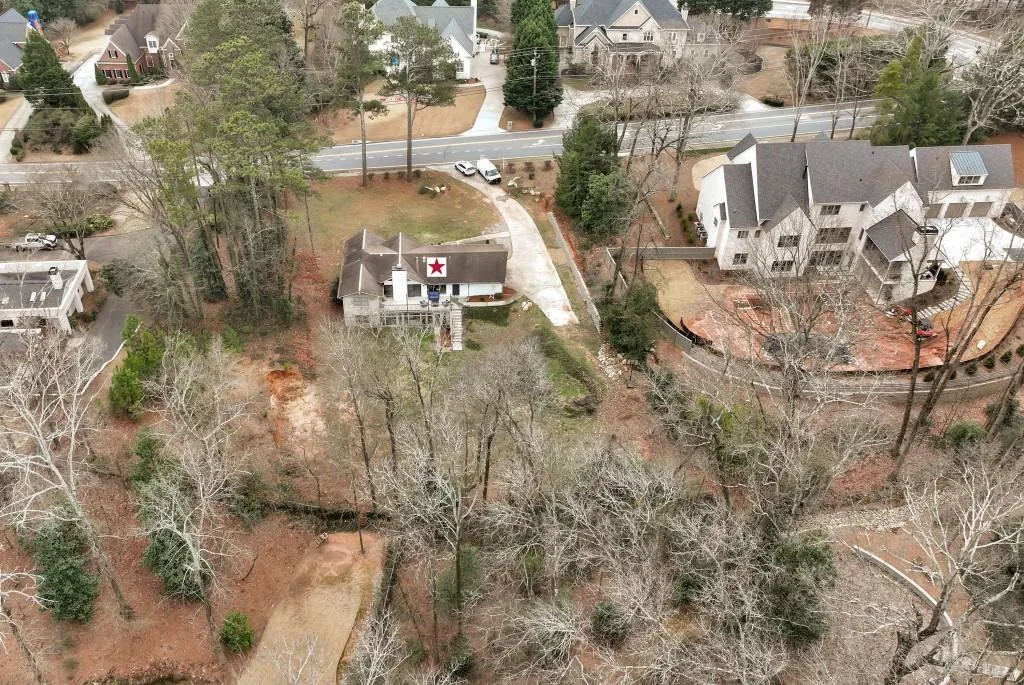 905 Heards Ferry Road, Atlanta, Georgia 30328, 5 Bedrooms Bedrooms, ,3 BathroomsBathrooms,Residential,Sold,905 Heards Ferry Road,7447630
