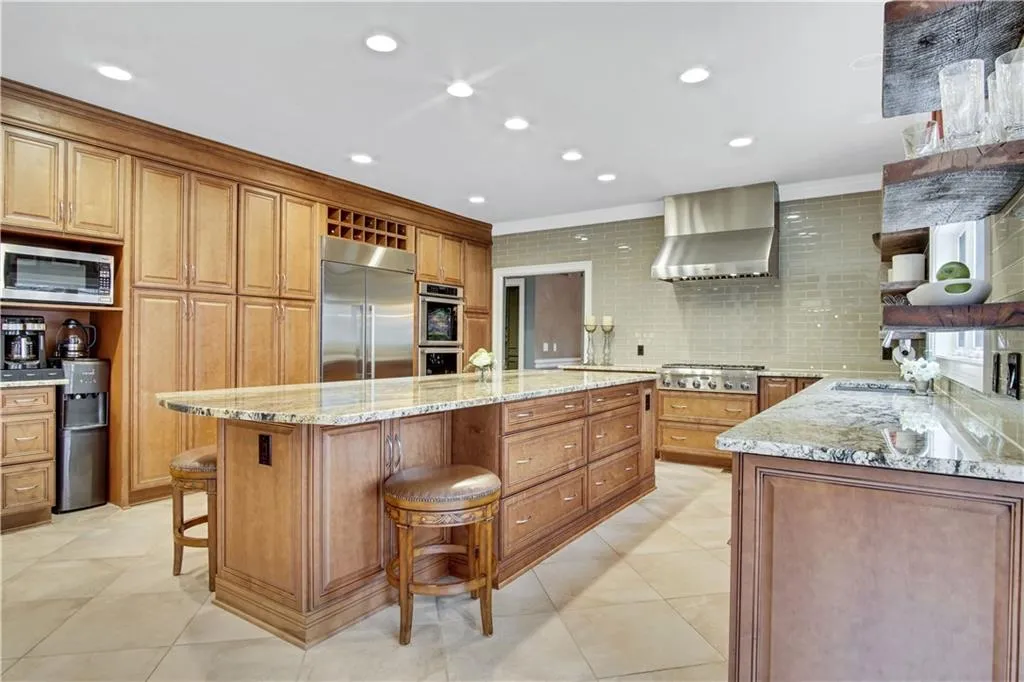 8235 Habersham Waters Road, Sandy Springs, Georgia 30350, 6 Bedrooms Bedrooms, ,6 BathroomsBathrooms,Residential,Sold,8235 Habersham Waters Road,6727291 8235 Habersham Waters Road, Sandy Springs, Georgia 30350, 6 Bedrooms Bedrooms, ,6 BathroomsBathrooms,Residential,Sold,8235 Habersham Waters Road,6727291