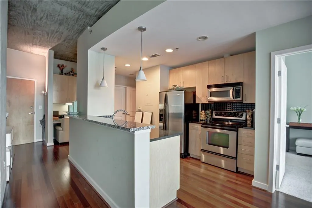 250 Pharr Road Ne Unit 1206, Atlanta, Georgia 30305, 1 Bedroom Bedrooms, ,1 BathroomBathrooms,Residential,Sold,250 Pharr Road Ne Unit 1206,5885822