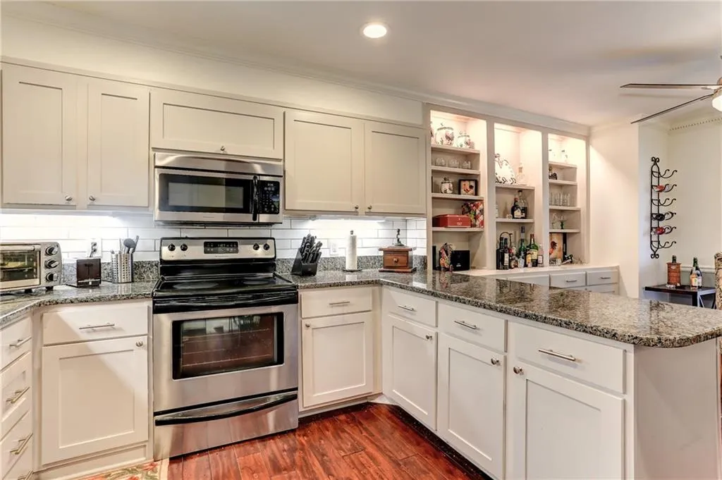 463 The North Chace, Sandy Springs, Georgia 30328, 4 Bedrooms Bedrooms, ,2 BathroomsBathrooms,Residential,Sold,463 The North Chace,6843617