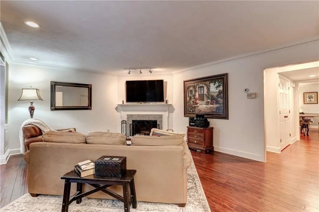 463 The North Chace, Sandy Springs, Georgia 30328, 4 Bedrooms Bedrooms, ,2 BathroomsBathrooms,Residential,Sold,463 The North Chace,6843617