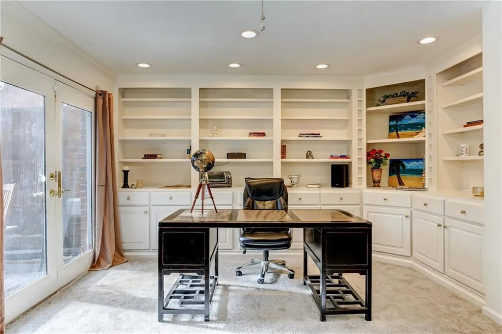 463 The North Chace, Sandy Springs, Georgia 30328, 4 Bedrooms Bedrooms, ,2 BathroomsBathrooms,Residential,Sold,463 The North Chace,6843617
